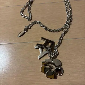 알바 로사 알파벳 참 목걸이