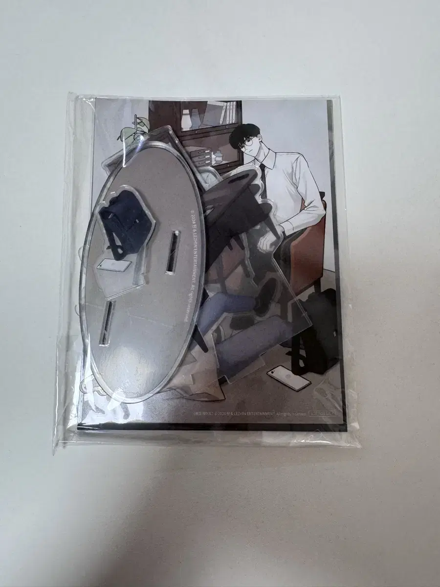 Jaeimy Shop Check Mate acrylic stand, sealed