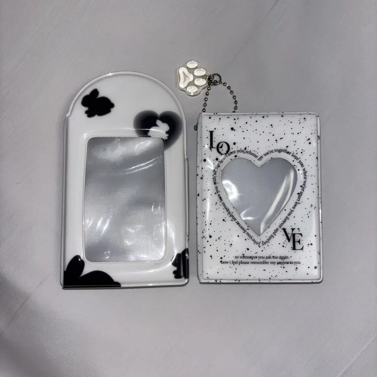 u.emotion 1-Pocket Collectbook Binder - Black Rabbit, Achromatic