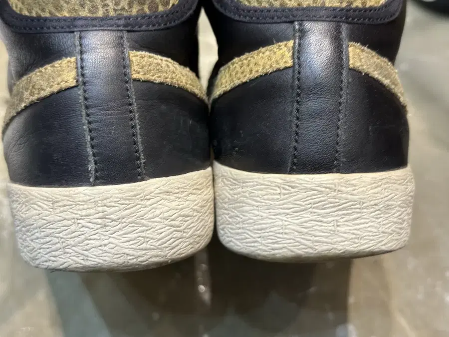 Product Details - 4