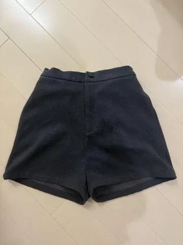 헤더 숏 팬츠 그레이