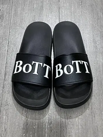 Bott 샌들