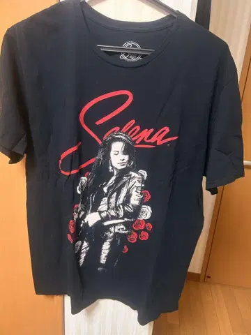 Selena 블랙 티셔츠 XL