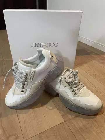 JIMMY CHOO 화이트 스니커즈