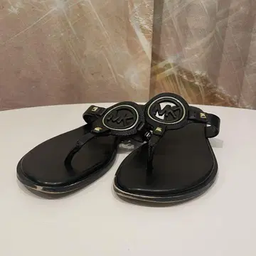 Michael Kors 블랙 샌들