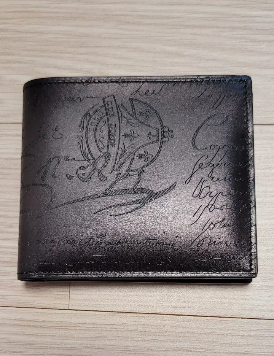 Berluti Makore Scritto Bifold Wallet, like new (engraving grade A)