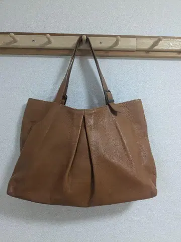 마더하우스 브라운 플리츠 숄더백