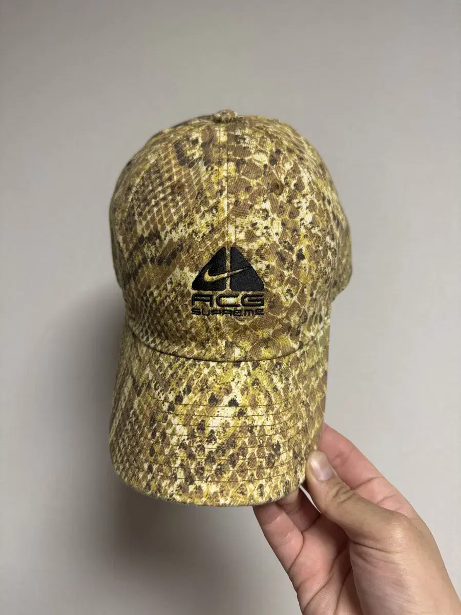 슈프림 x 나이키 ACG 데님 6-패널 캡 골드 스네이크스킨 - 22FW