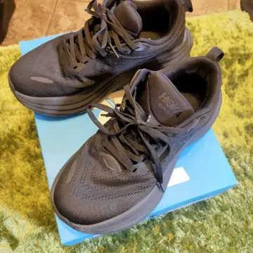 HOKA ONE ONE W BONDI 8 7B 24cm