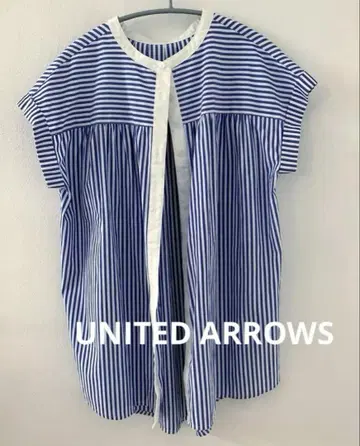 UNITED ARROWS 반팔 셔츠 파랑과 화이트 스트라이프
