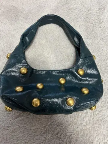 ZARA 그린 골드 스터드 핸드백 이르미