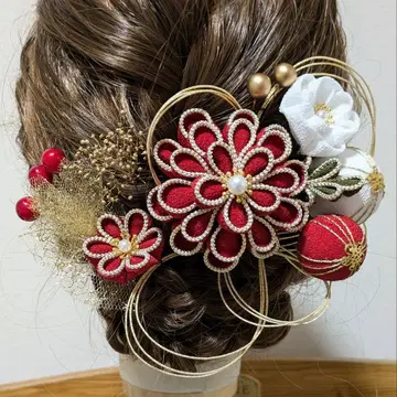집게 머리 장식 성인식 졸업식 빨간색 흰색 금색