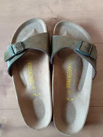 BIRKENSTOCK 컴포트 샌들 38 사이즈