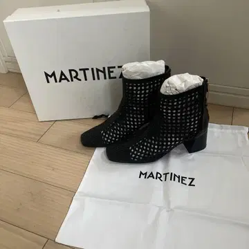 MARTINEZ 메쉬 블랙 부츠