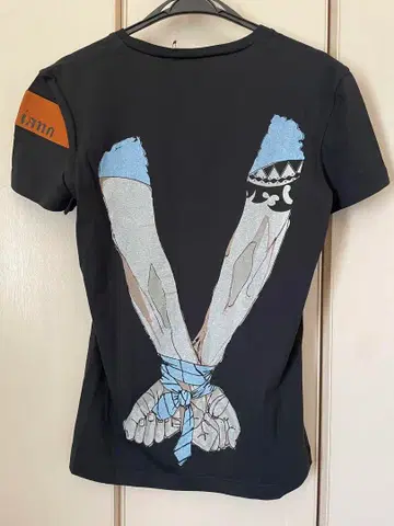 미사용 새상품 John Galliano 백 프린트 V넥 티셔츠 블랙