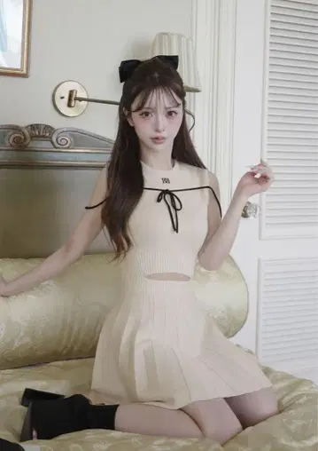 다리치 허리 오픈 스트링 니트 미니 원피스