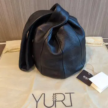 YURT 블랙 숄더백