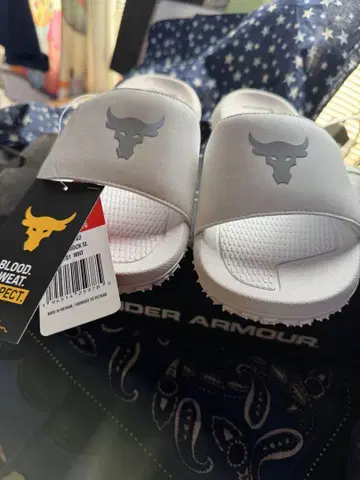 Under Armour Blood, Sweat, Respect 샌들