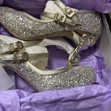 ANNA SUI 고양이 다리 힐