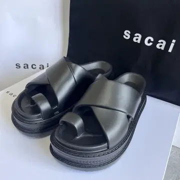 SACAI 사카이 통굽 샌들 일본 국내 완판