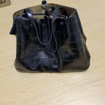 블랙 가죽 숄더백
