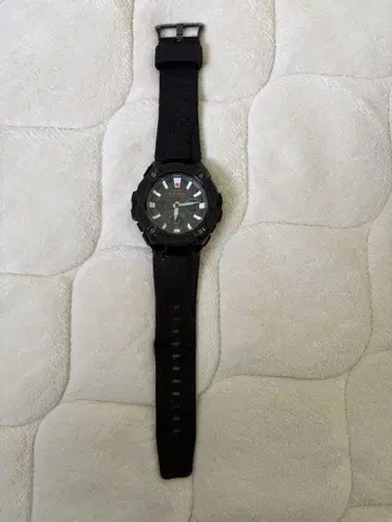 G-SHOCK 블랙 아날로그 시계