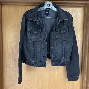 GAP 숏 기장 데님 자켓