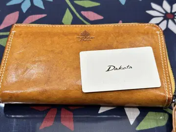Dakota 브라운 장지갑 가죽