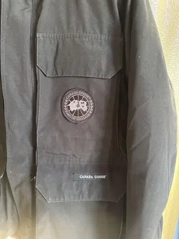 캐나다구스 EXPEDITION 블랙 다운 자켓
