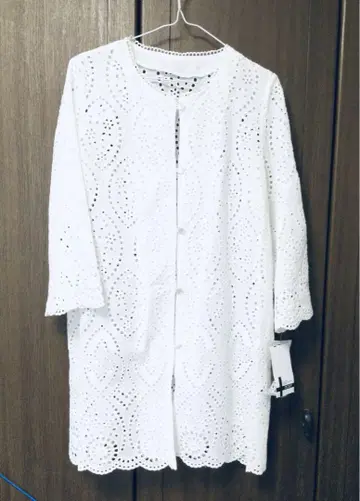 화이트 레이스 오리 소매 튜닉