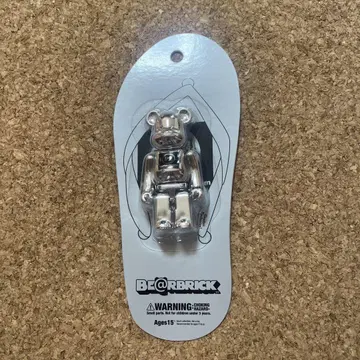 겐베이 콜라보 BE@RBRICK 100% 실버 피규어