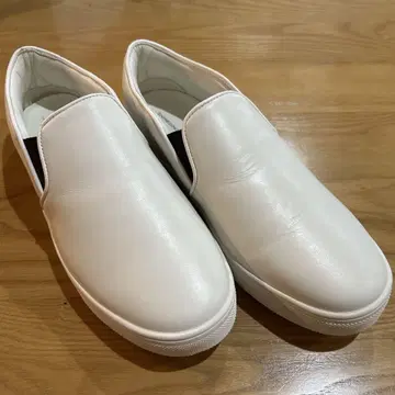 화이트 슬립온 신발