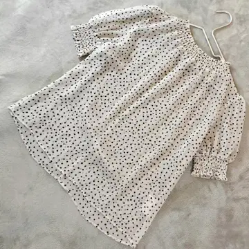 로리즈팜 셔링 시어 컷 티셔츠 퍼프 슬리브 도트 무늬 L