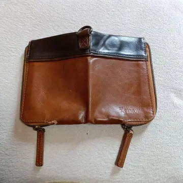 브라운 가죽 접이식 지갑