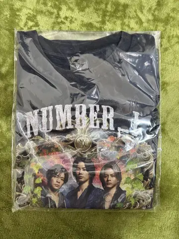 NUMBER 1 디자인 블랙 티셔츠