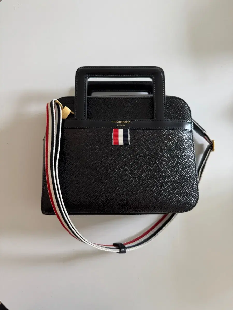 Thom Browne. Tote Cross Bag