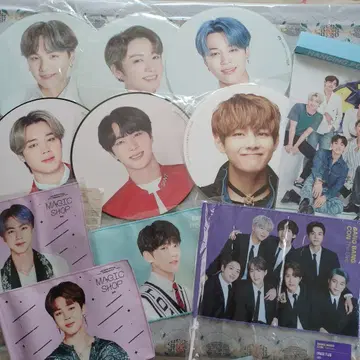 BTS 부채 플래그 MOS 하피에바 매직 샵 포스터