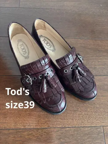 TOD'S 버건디 크로커다일 패턴 로퍼 39