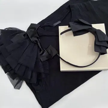 미사용에 가까운 LUDLOW 블랙 티셔츠, 블랙 머리띠