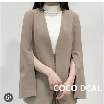 새상품급 코코딜 23ss 슬릿 슬리브 노카라 자켓