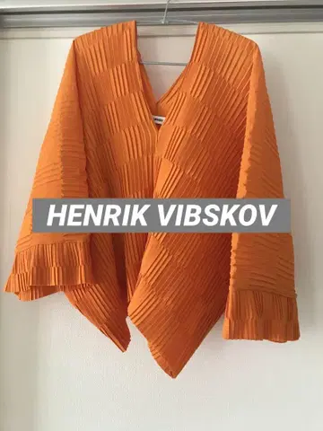 HENRIK VIBSKOV 플리츠 블라우스