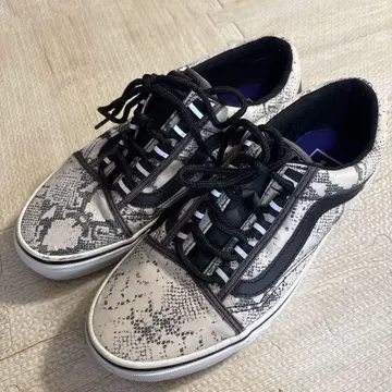 초레어 Vans 스네이크 스킨 스니커즈 24cw