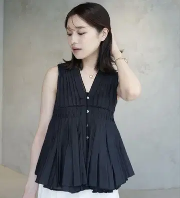 라우베블랑 코튼 티어드 볼륨 블라우스