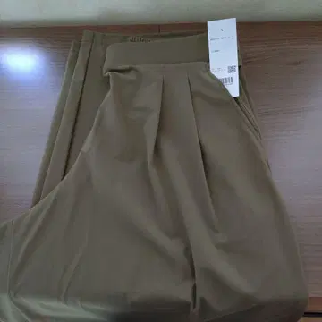 유니클로 울트라 스트레치 액티브 와이드 팬츠 표시 사이즈