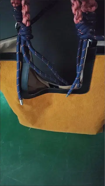 코듀로이 오렌지 숄더백