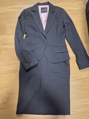 CECIL McBEE 수트 상하의 세트 새상품급