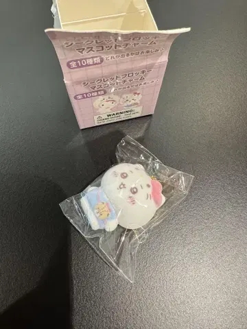 치이카와 산리오 시크릿 플로키 마스코트 헬로키티