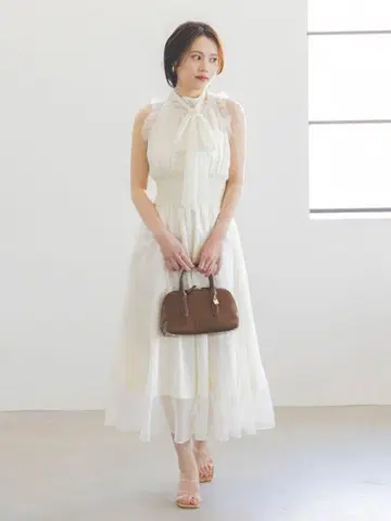 SNIDEL 백 리본 쉬폰 원피스 아이보리