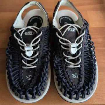 KEEN 유니크 25.5cm 박스 없음