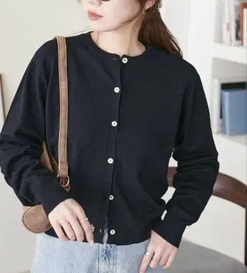 시착만 한 상품 디스코트 UV 사라모치 숏 크루 가디건 블랙
